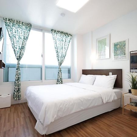Ekonomy Haeundae Hostel Пусан Екстер'єр фото
