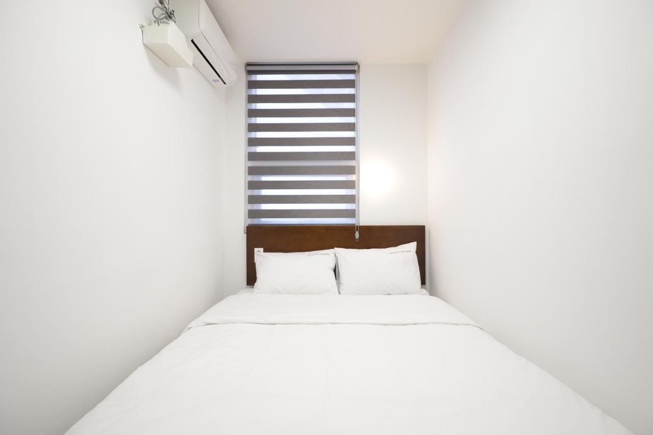 Ekonomy Haeundae Hostel Пусан Екстер'єр фото