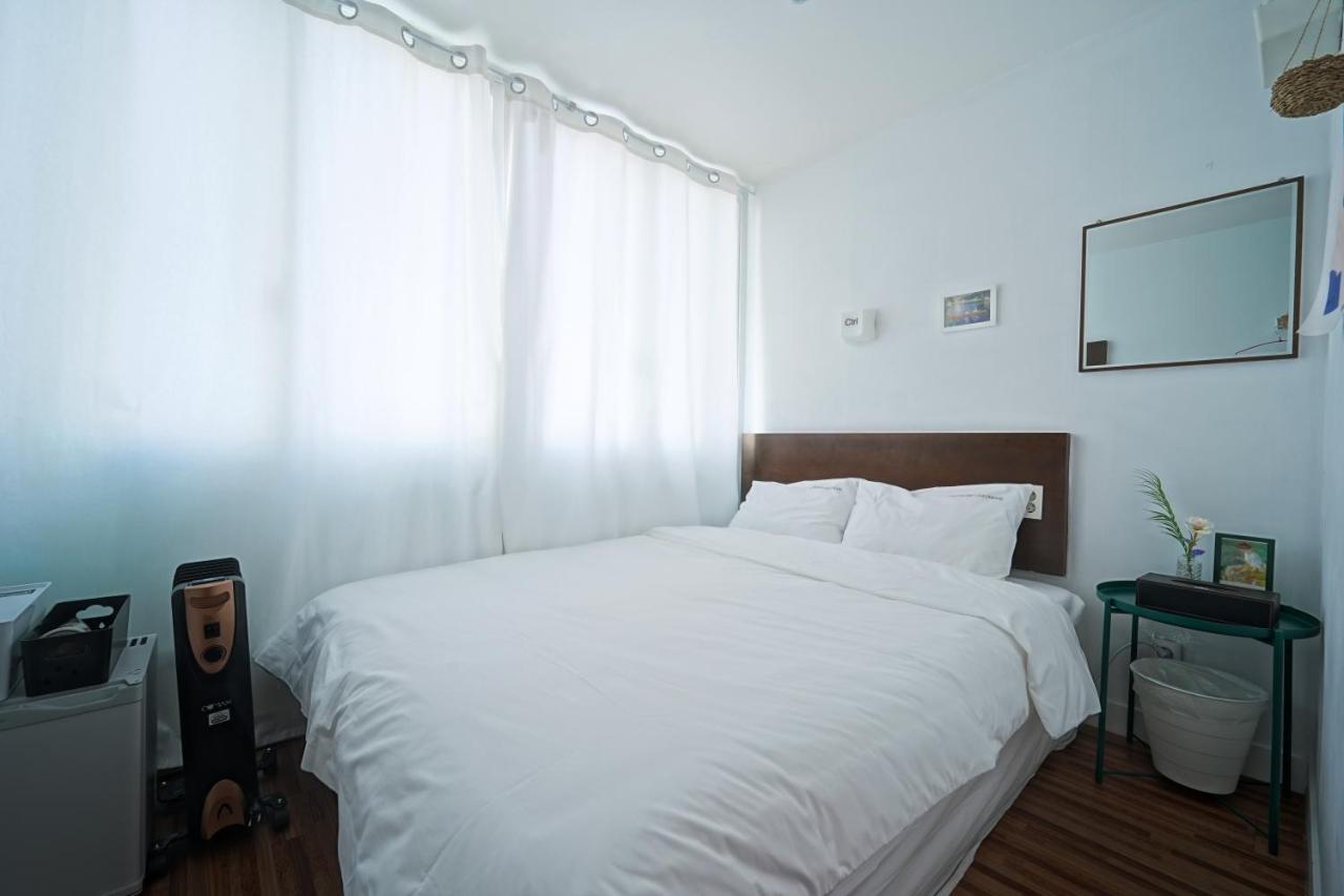 Ekonomy Haeundae Hostel Пусан Екстер'єр фото