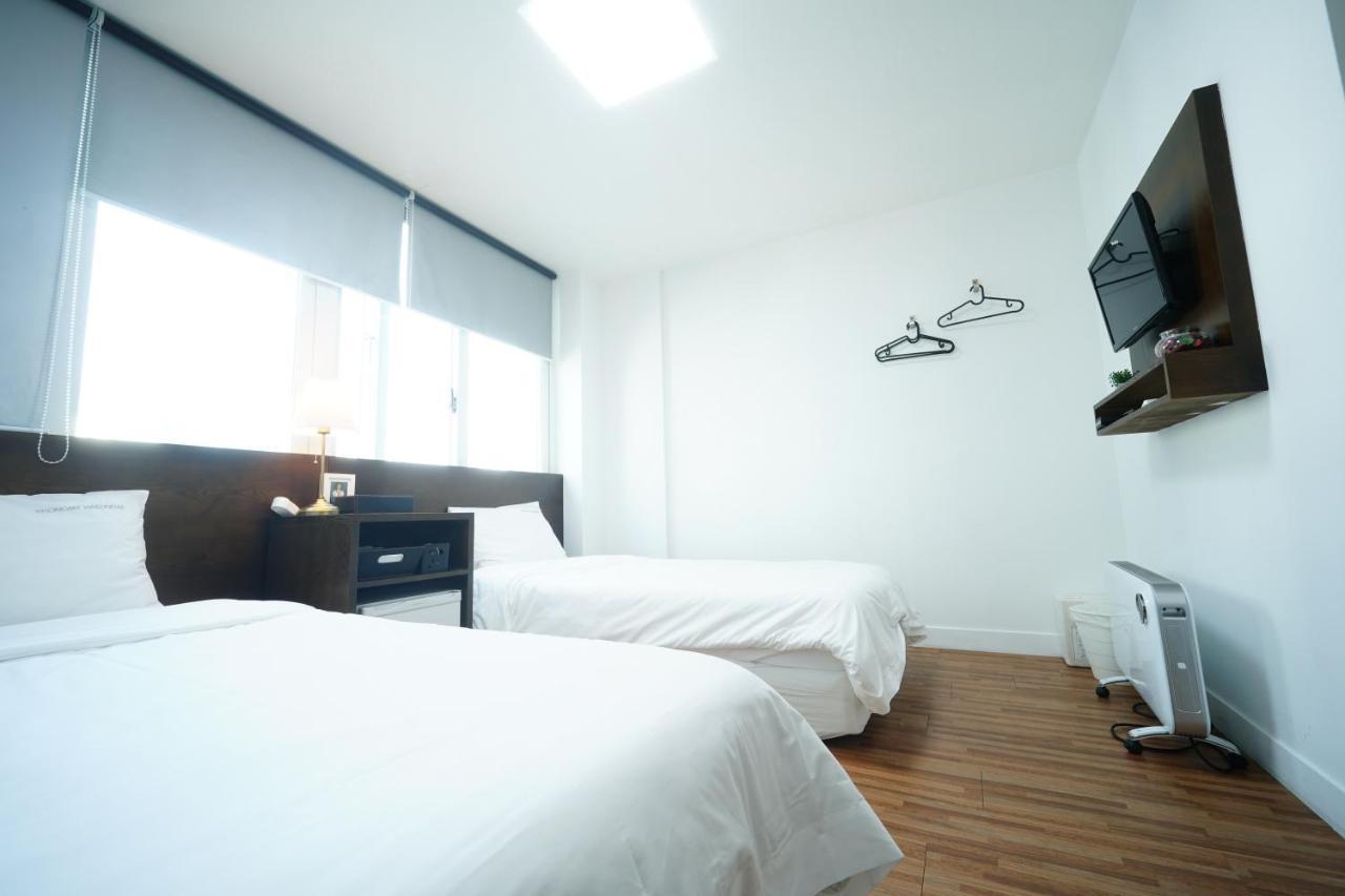 Ekonomy Haeundae Hostel Пусан Екстер'єр фото