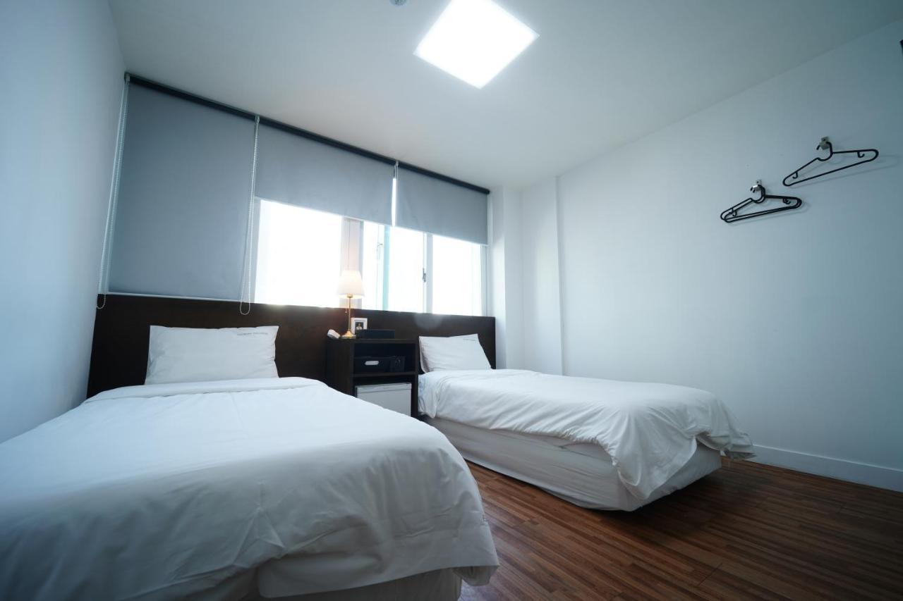 Ekonomy Haeundae Hostel Пусан Екстер'єр фото