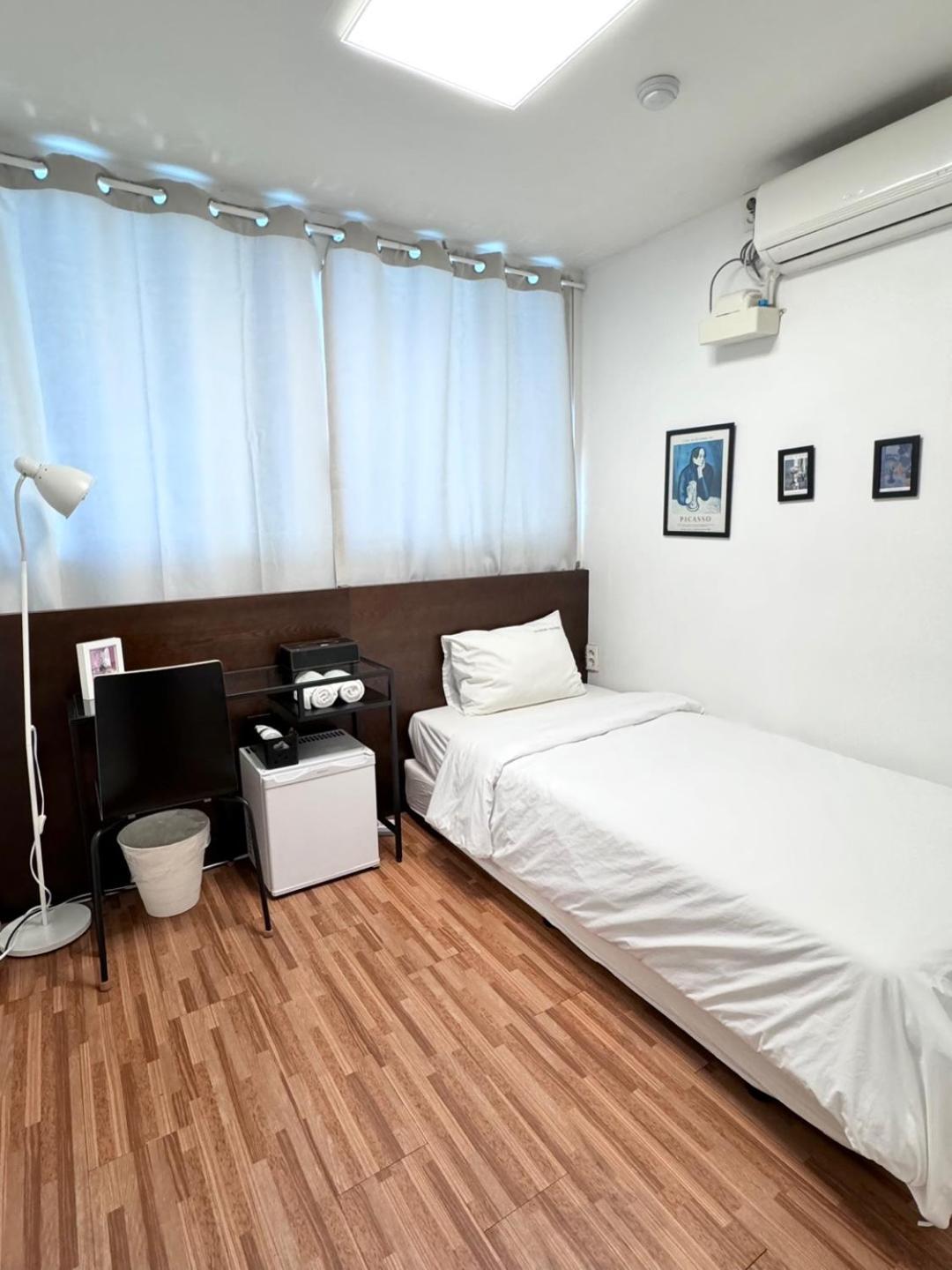 Ekonomy Haeundae Hostel Пусан Екстер'єр фото