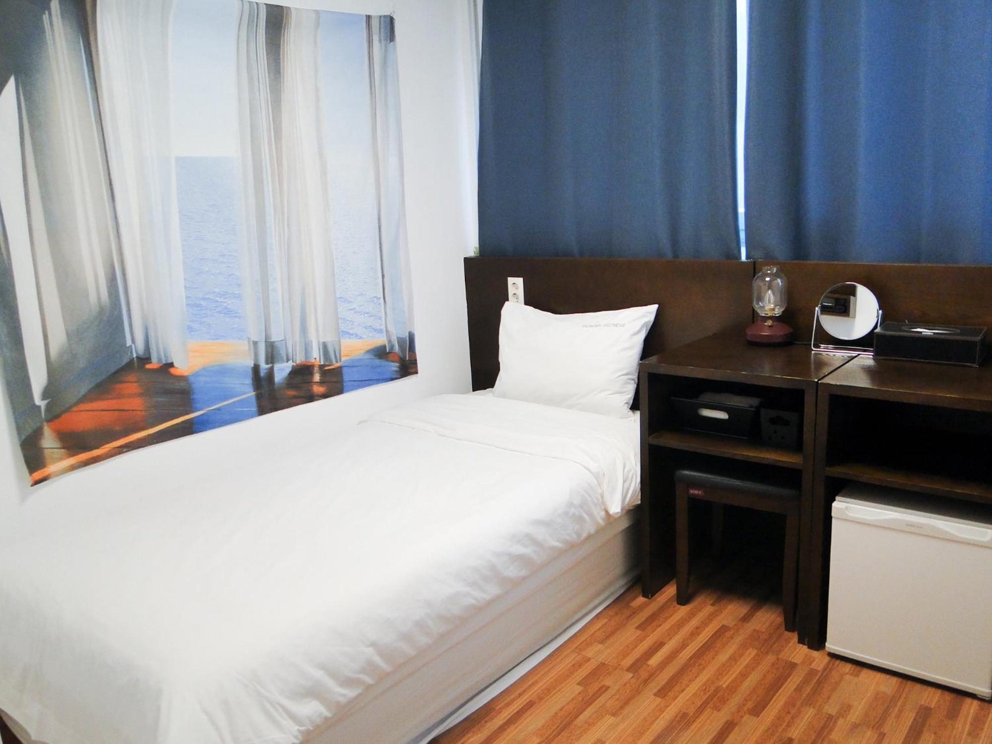 Ekonomy Haeundae Hostel Пусан Екстер'єр фото