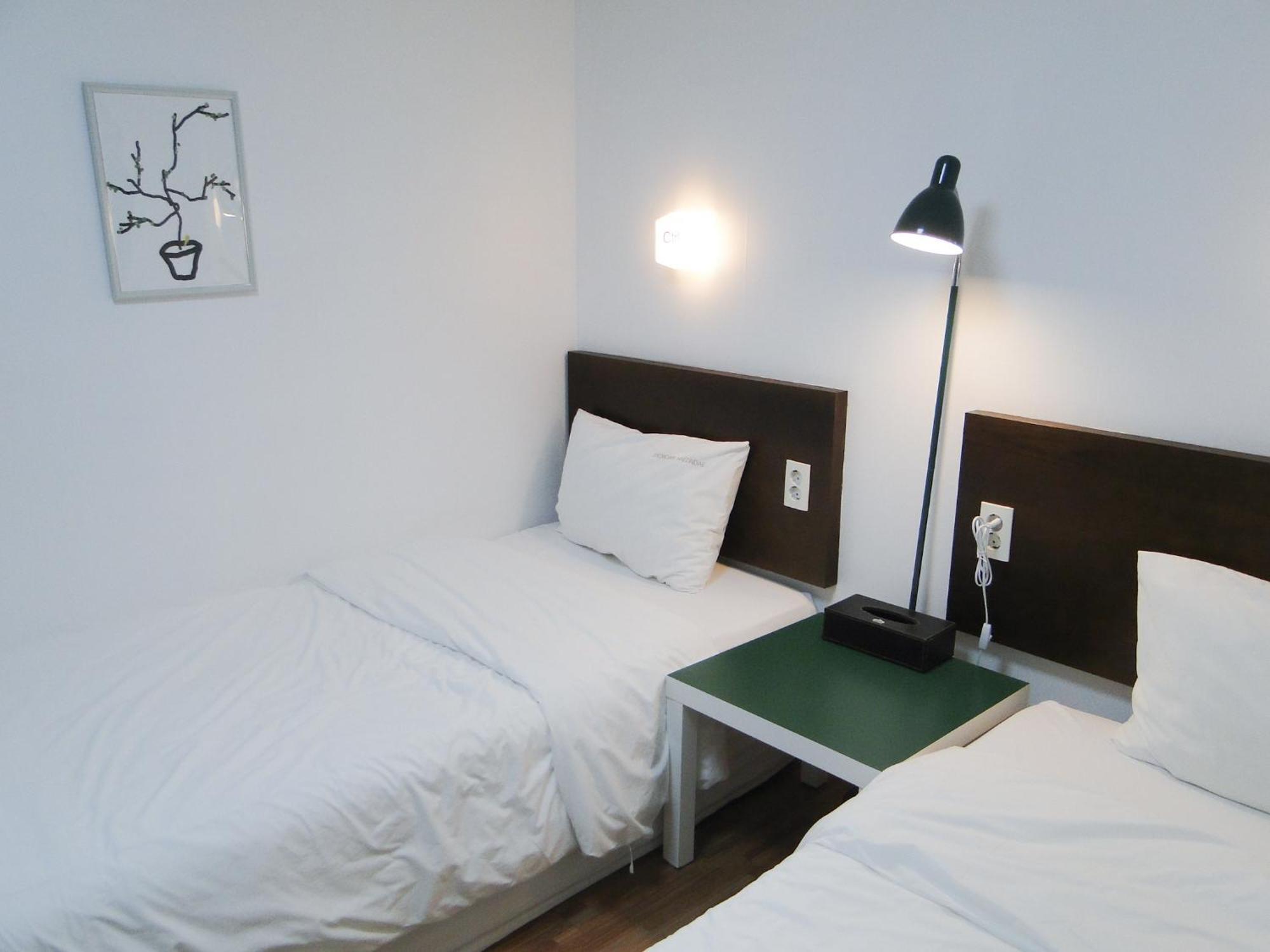 Ekonomy Haeundae Hostel Пусан Екстер'єр фото